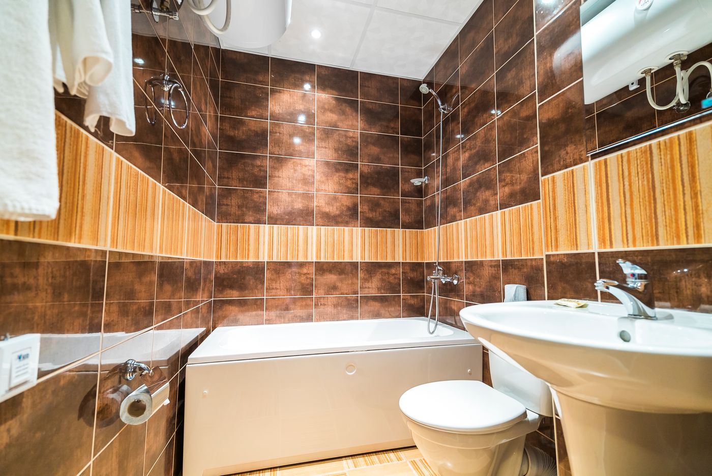 Persey-Admiral-Plaza-Apartments-Room-13