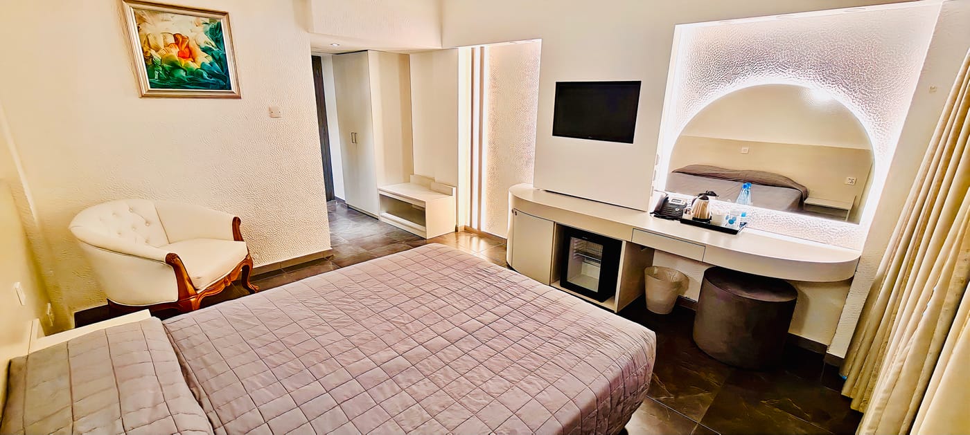 Sveltos-Hotel-Room-33