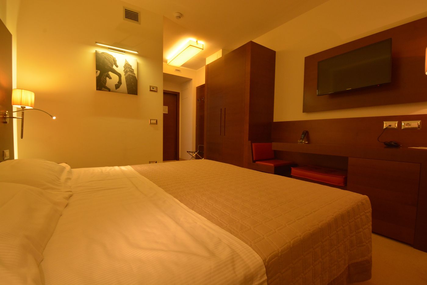 Hotel Il Gentiluomo-Italy-LOC. BATTIFOLLE-Room-4