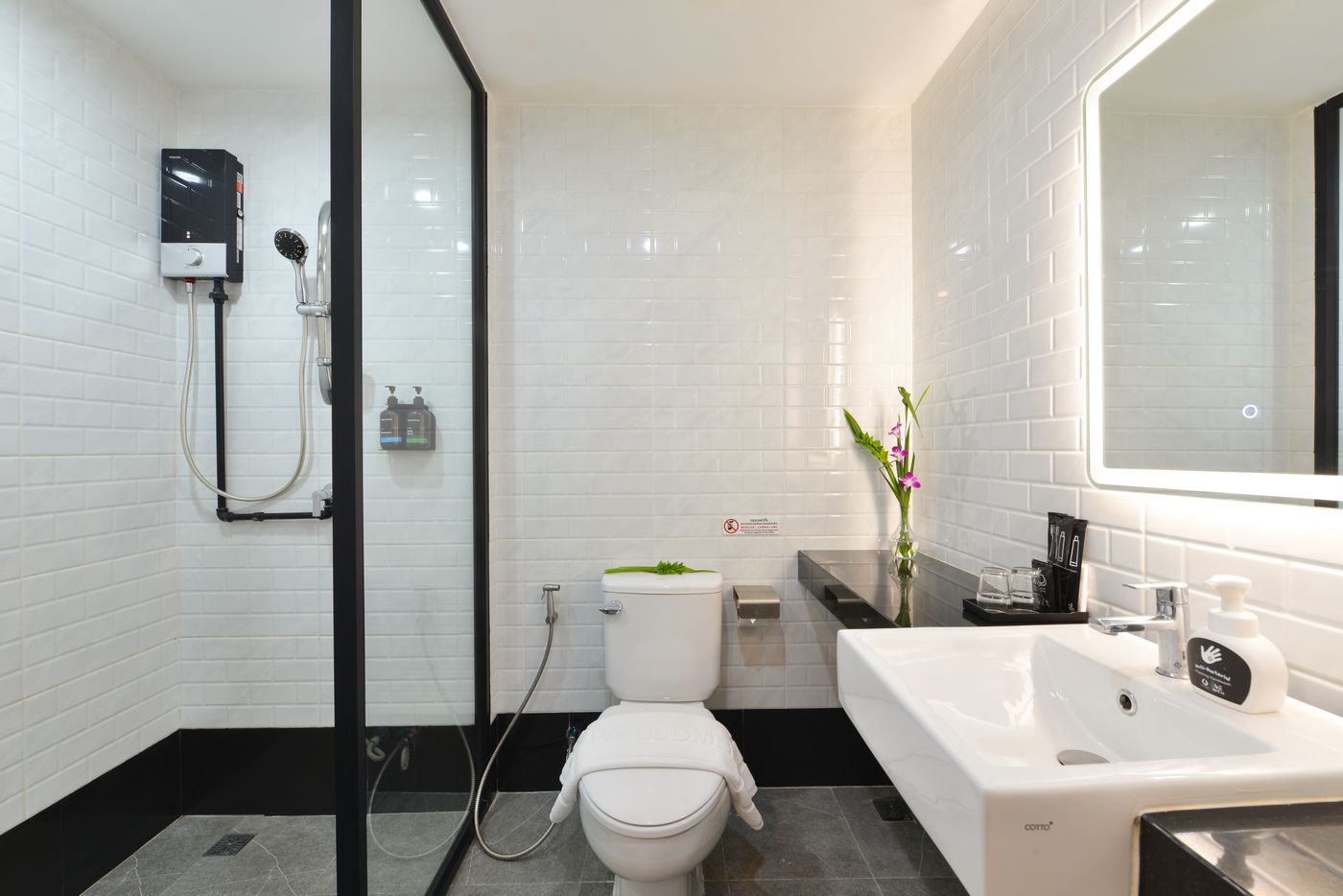 Gate43-Airport-Hotel-Room-38