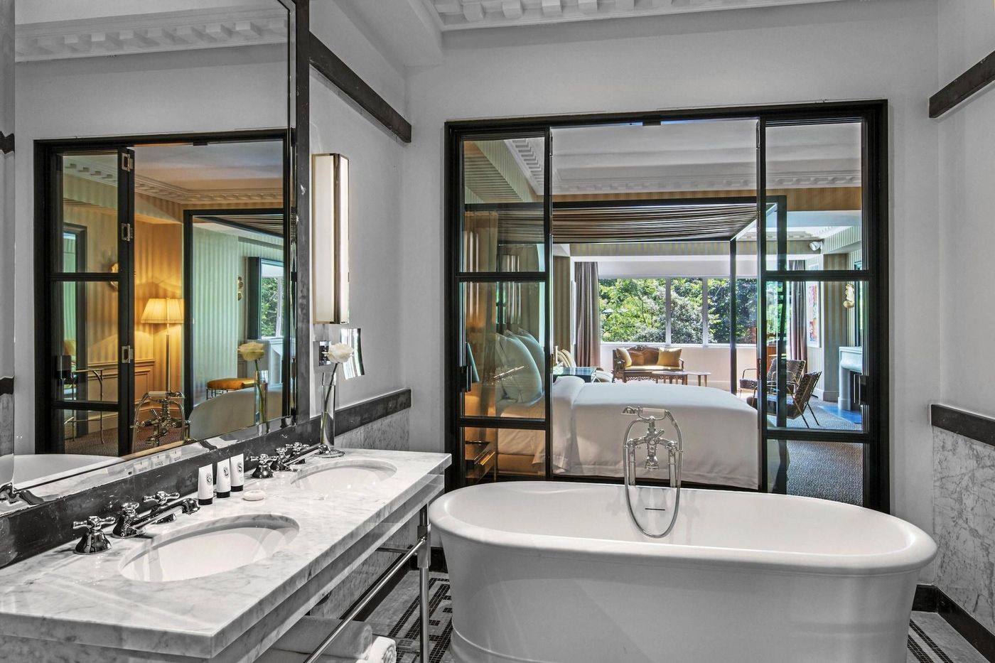 Hotel-de-Berri-Champs-Elysees--a-Luxury-Collection-Hotel--Paris-Room-73