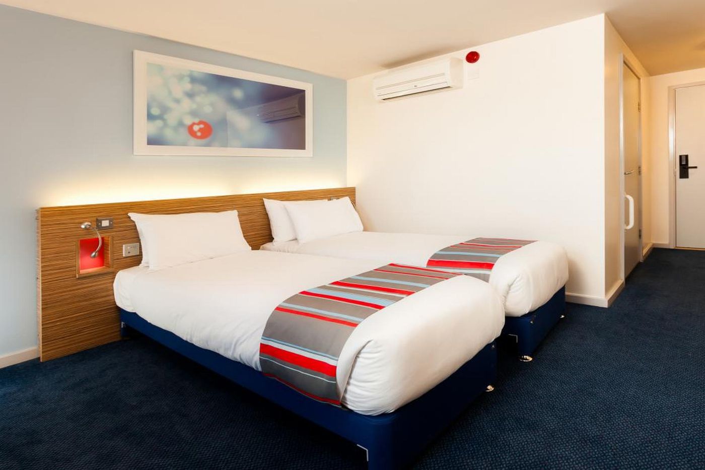 Travelodge Bromborough-United Kingdom-Wirral Cheshire-Room-5