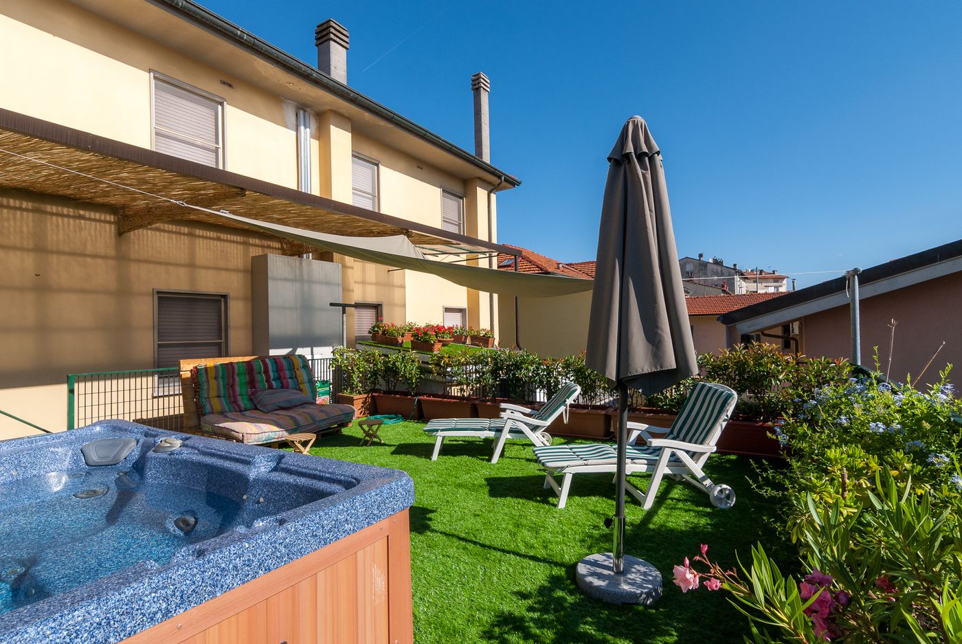 Hotel-Bernardino-Pool-20