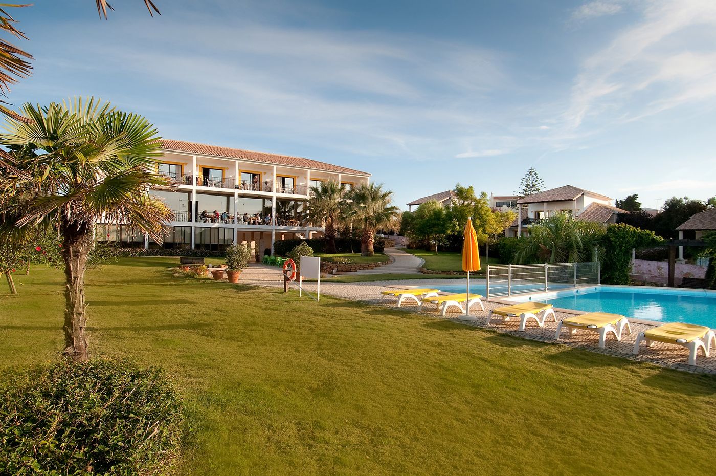 Luzmar-Villas-Pool-1