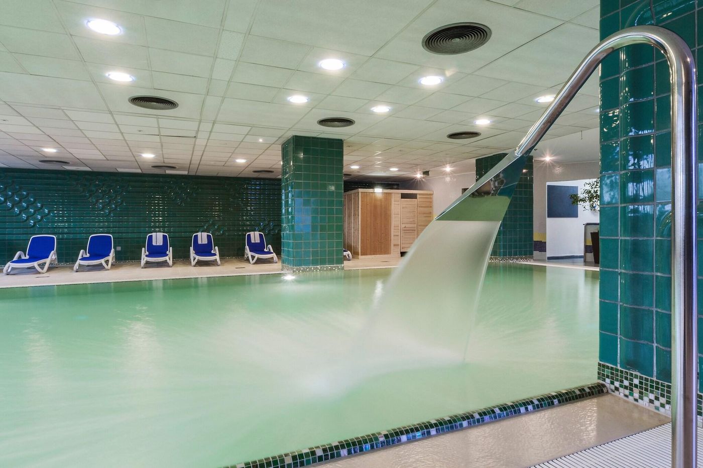 Danubius-Hotel-Arena-Pool-50