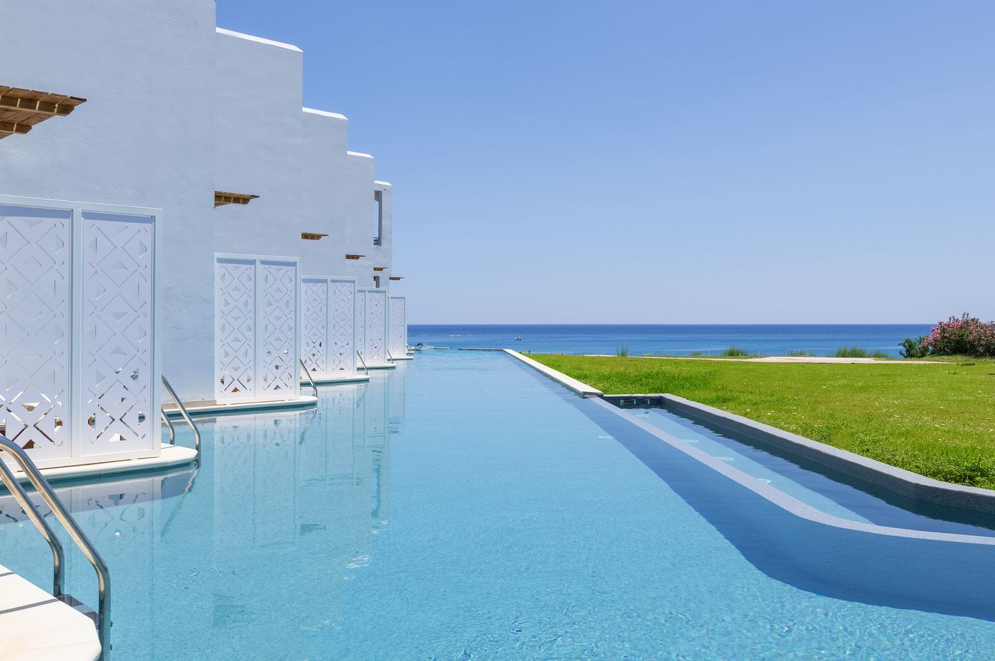 Paralos Rodos Lifestyle