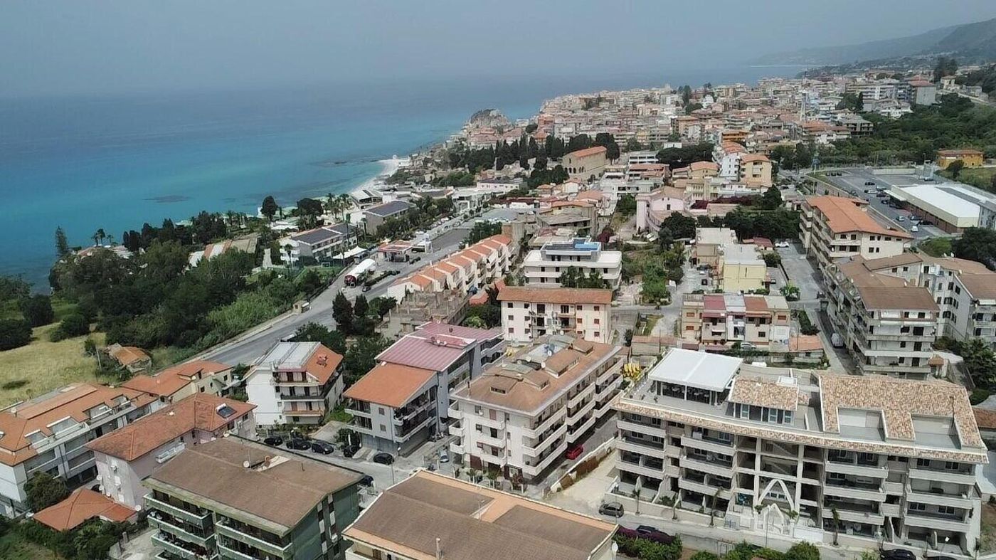 Middle Town Palace-Italy-Tropea-General view-5