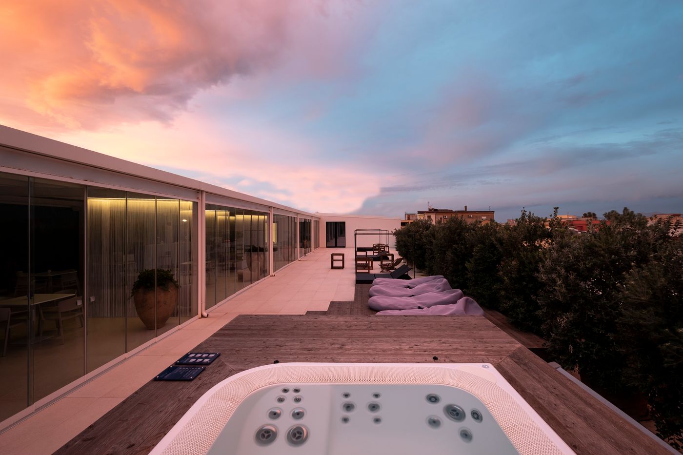 Alkamuri-Posh-Hotel---Spa-Pool-2