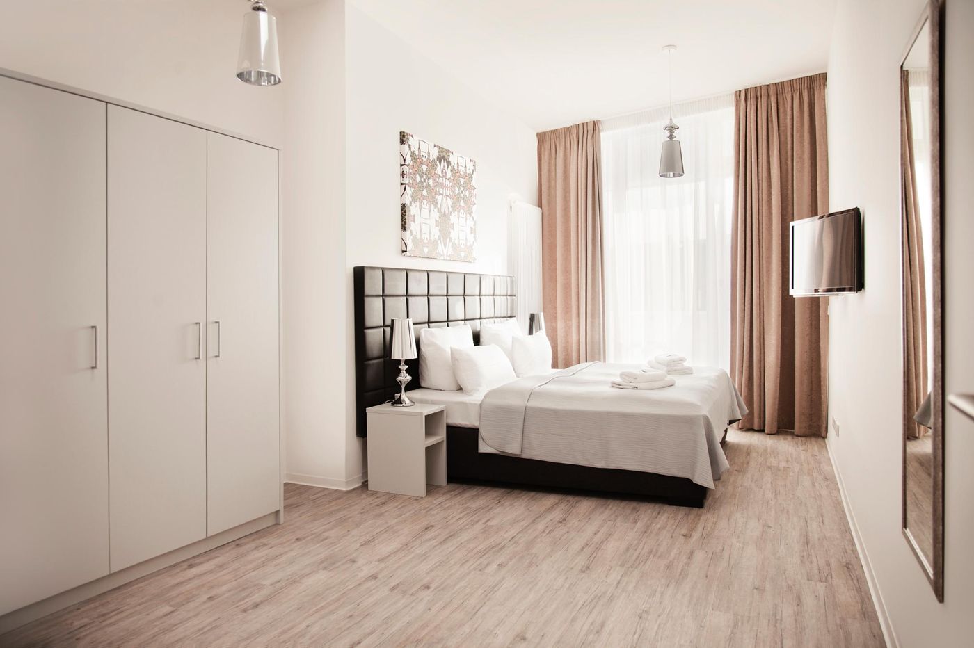 Apartments-Rosenthal-Residence-Room-5