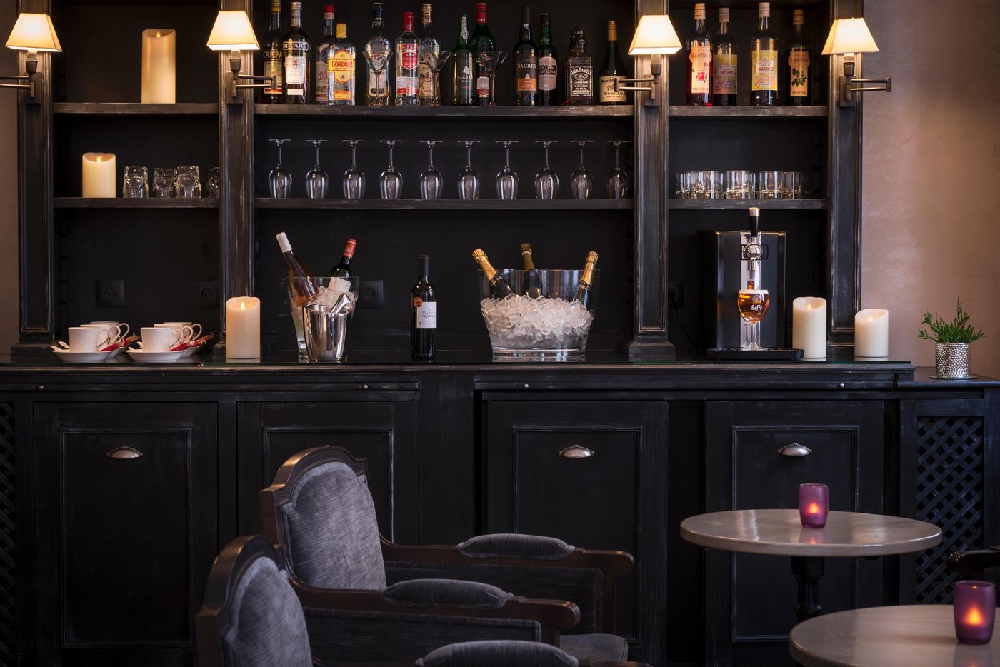 Magda-Champs-Elysees-Bar-6