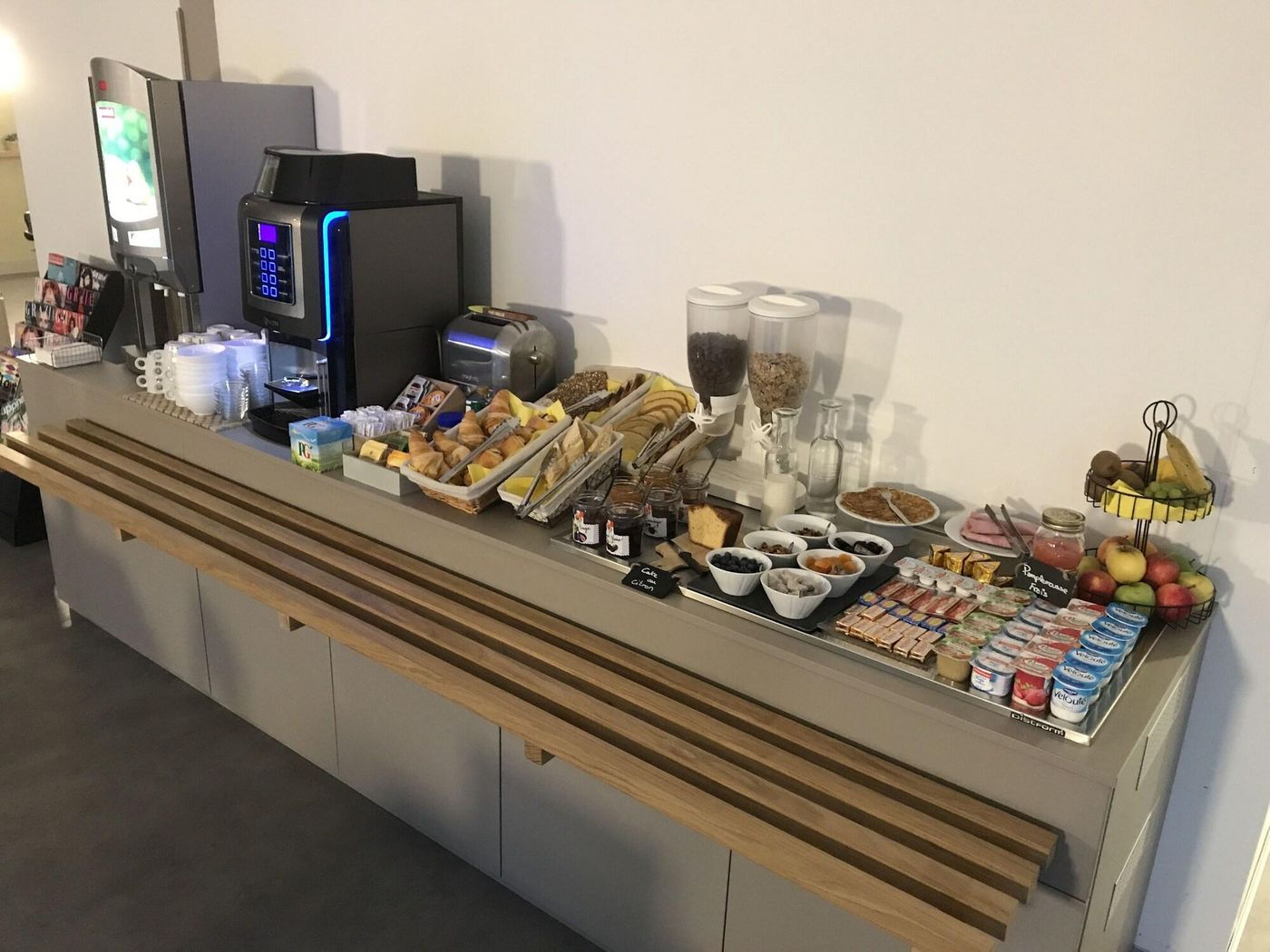 HALT HOTEL - Choisissez l'Hôtellerie Indépendant - France - LATTES - Restaurant - 2