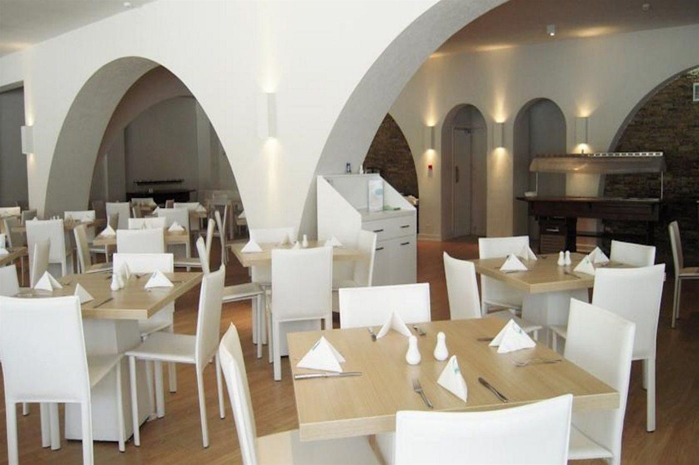 Golden-Arches-Restaurant-15