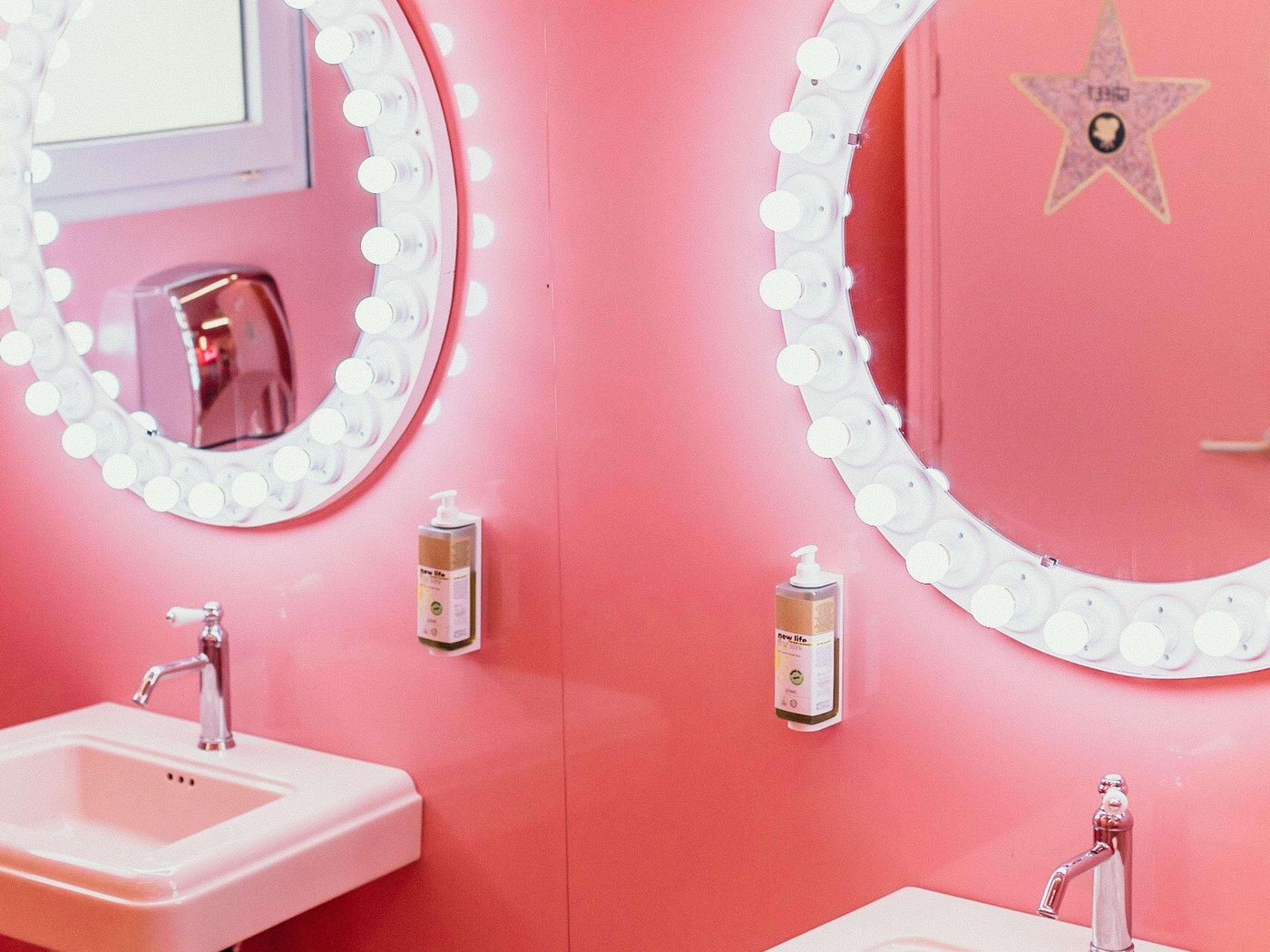 Greet Hotel Pont Du Gard Route D'Avignon-France-Estezargues-General view-7