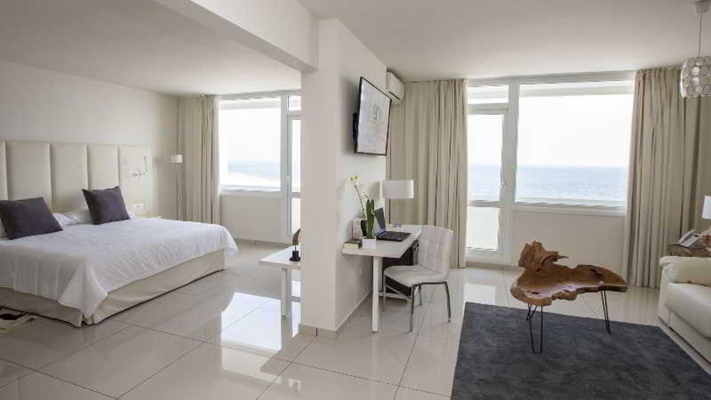 Onhotels-Ocean-Front-Room-25