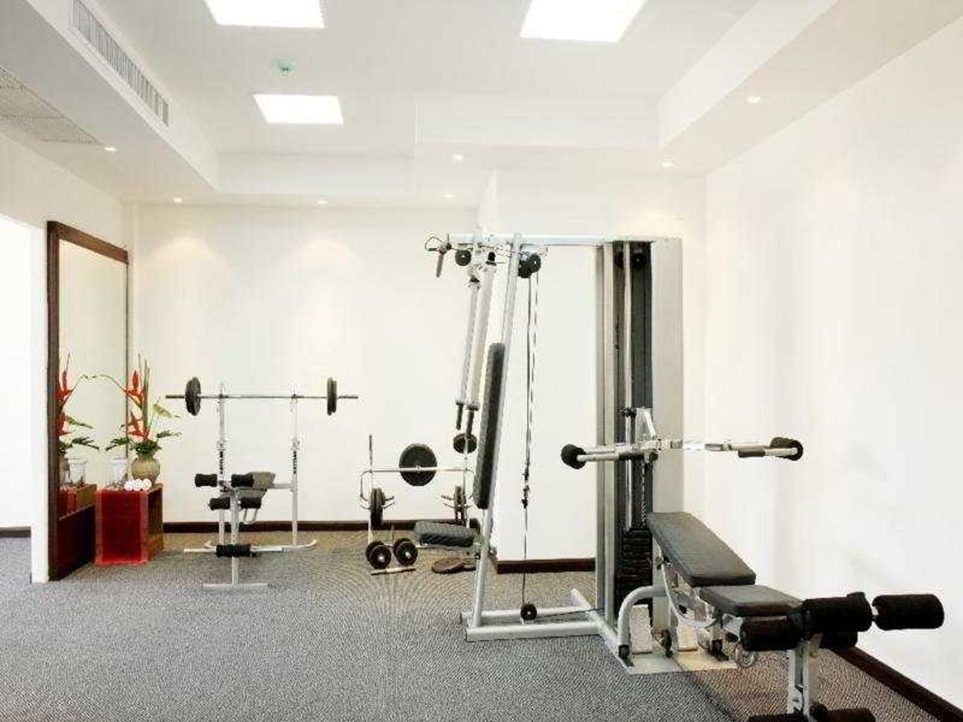 All-Seasons-Naiharn-Phuket-Sports-and-Entertainment-25