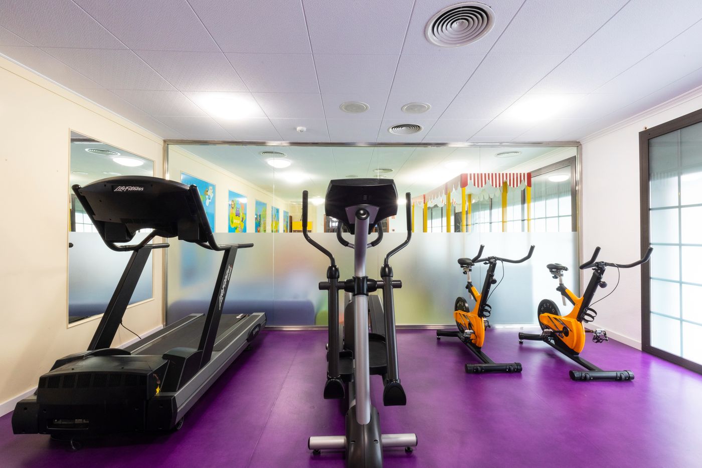 Miami-Park-Aparthotel-Sports-and-Entertainment-50