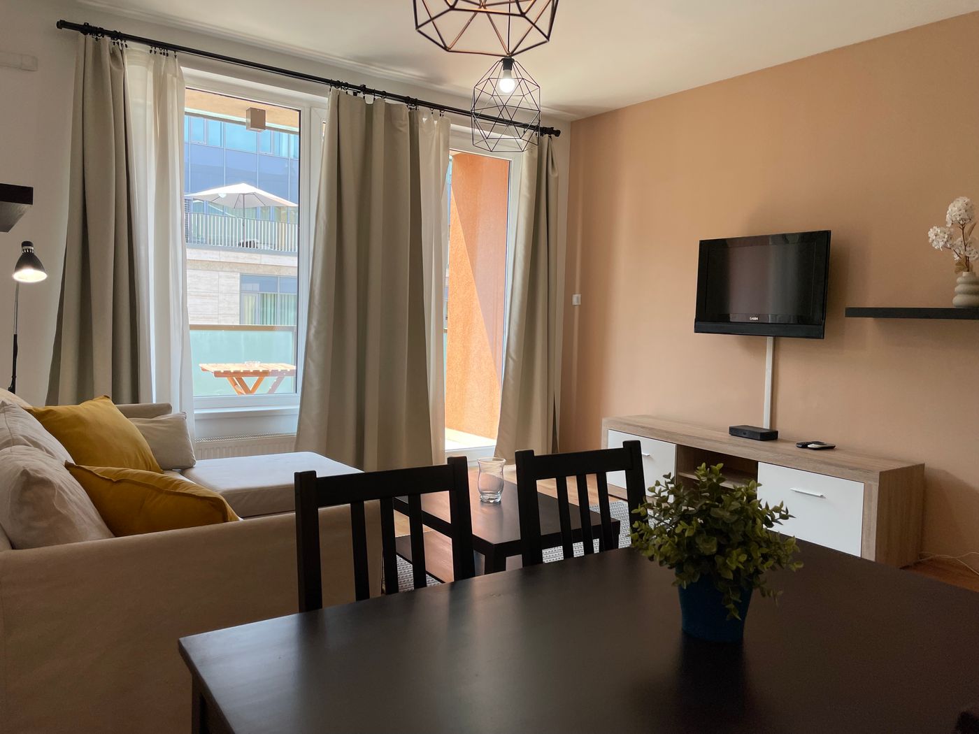 Corvin-Center-Suites-Room-5