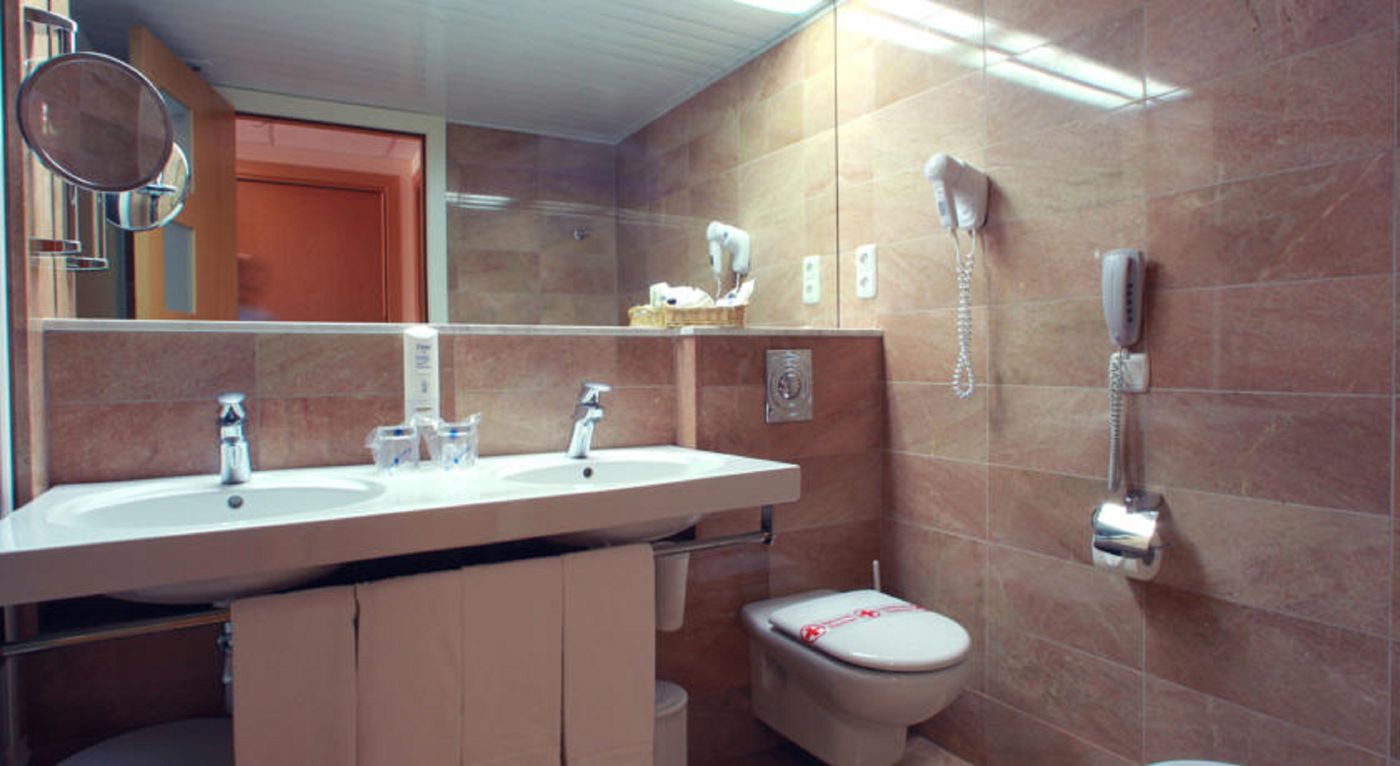 Clipper-and-Villas-Room-26