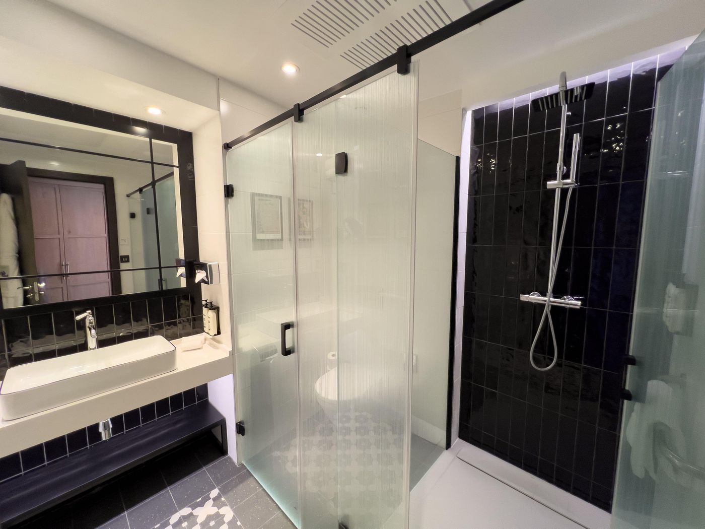 Hotel-Indigo-Madrid---Gran-Via-Room-47