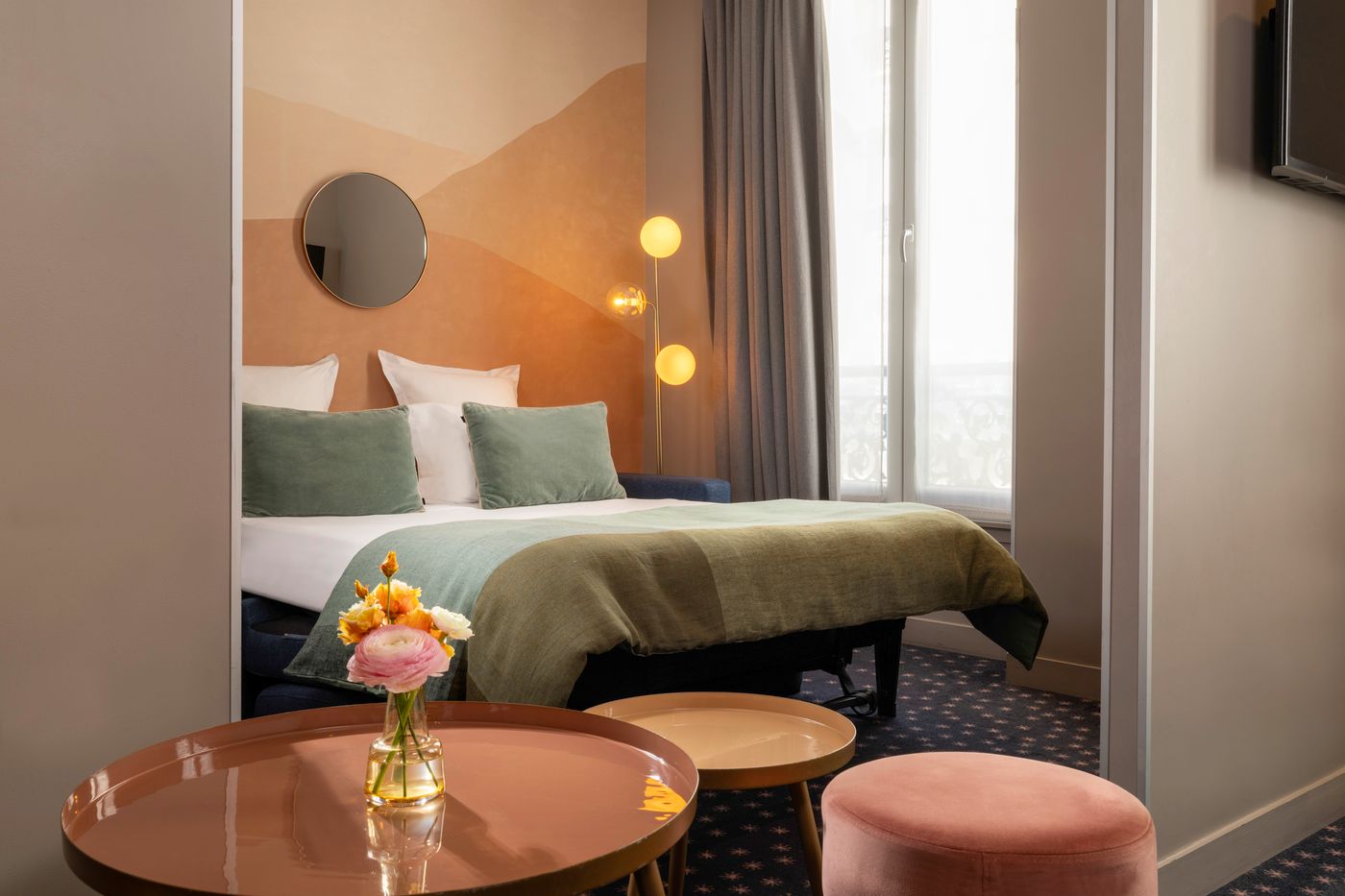 Maxim-Folies-Room-16