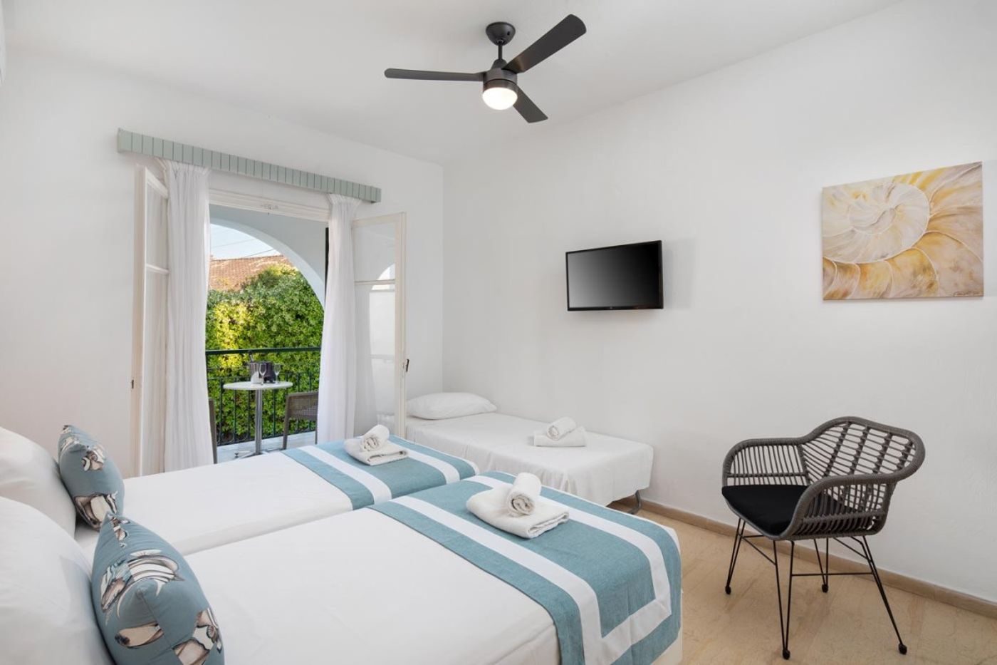 Iliada-Beach-Room-25