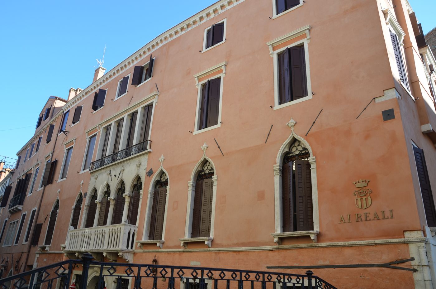 San-Teodoro-Palace----Luxury-Apartments-Lobby-11