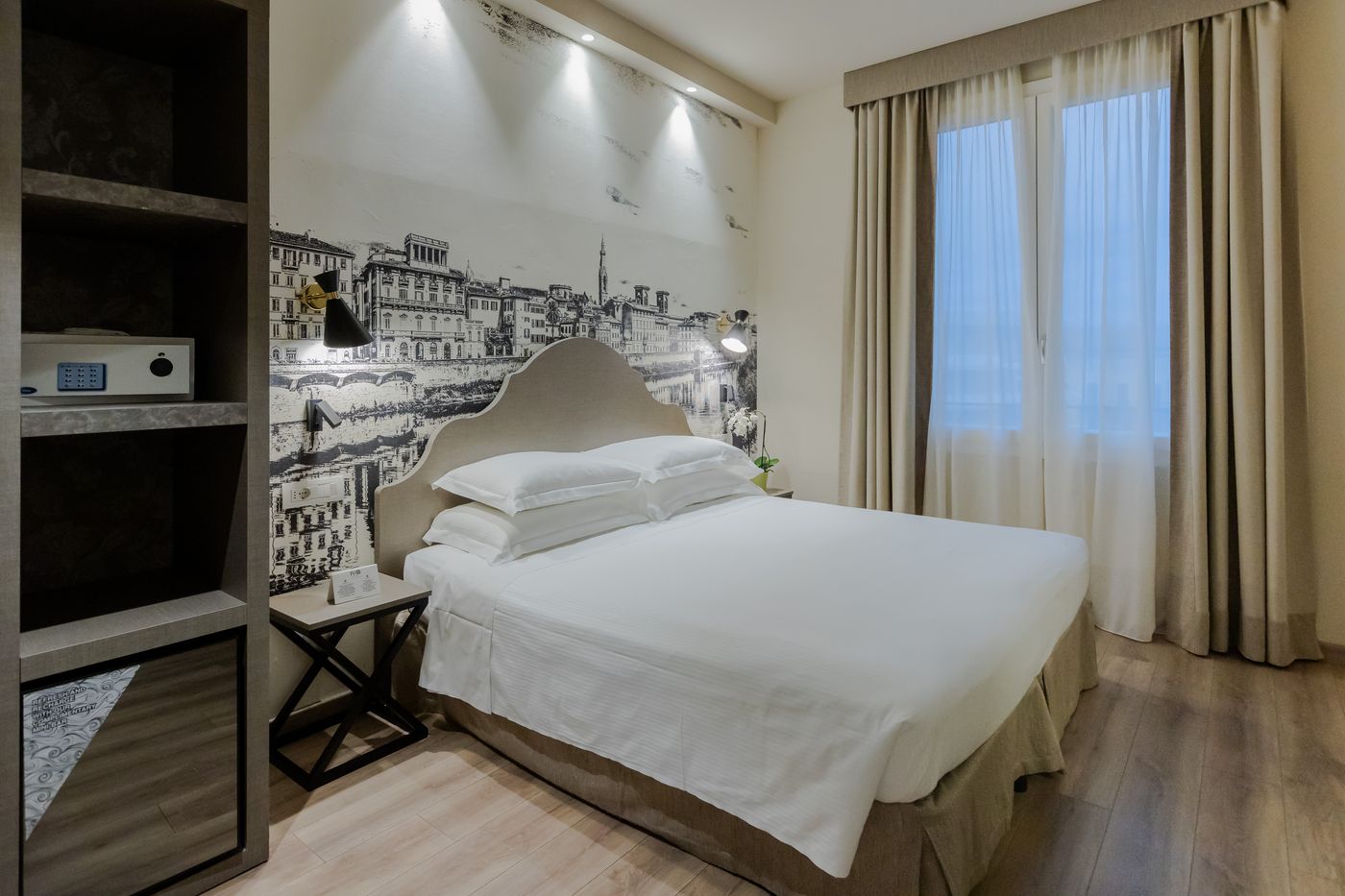 Grand-hotel-Mediterraneo-Room-35