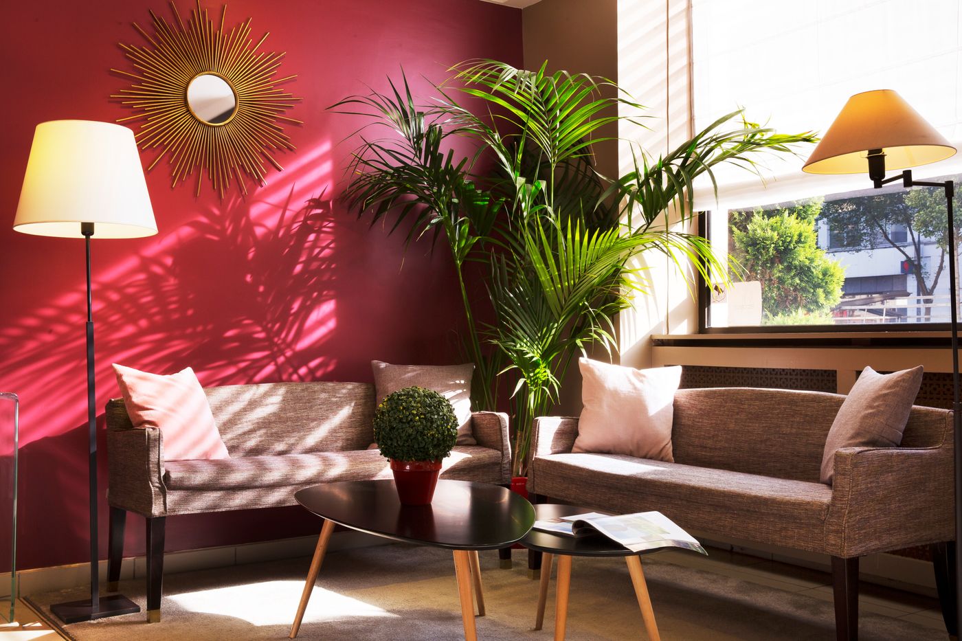 Europe-Tour-Eiffel-Lobby-18