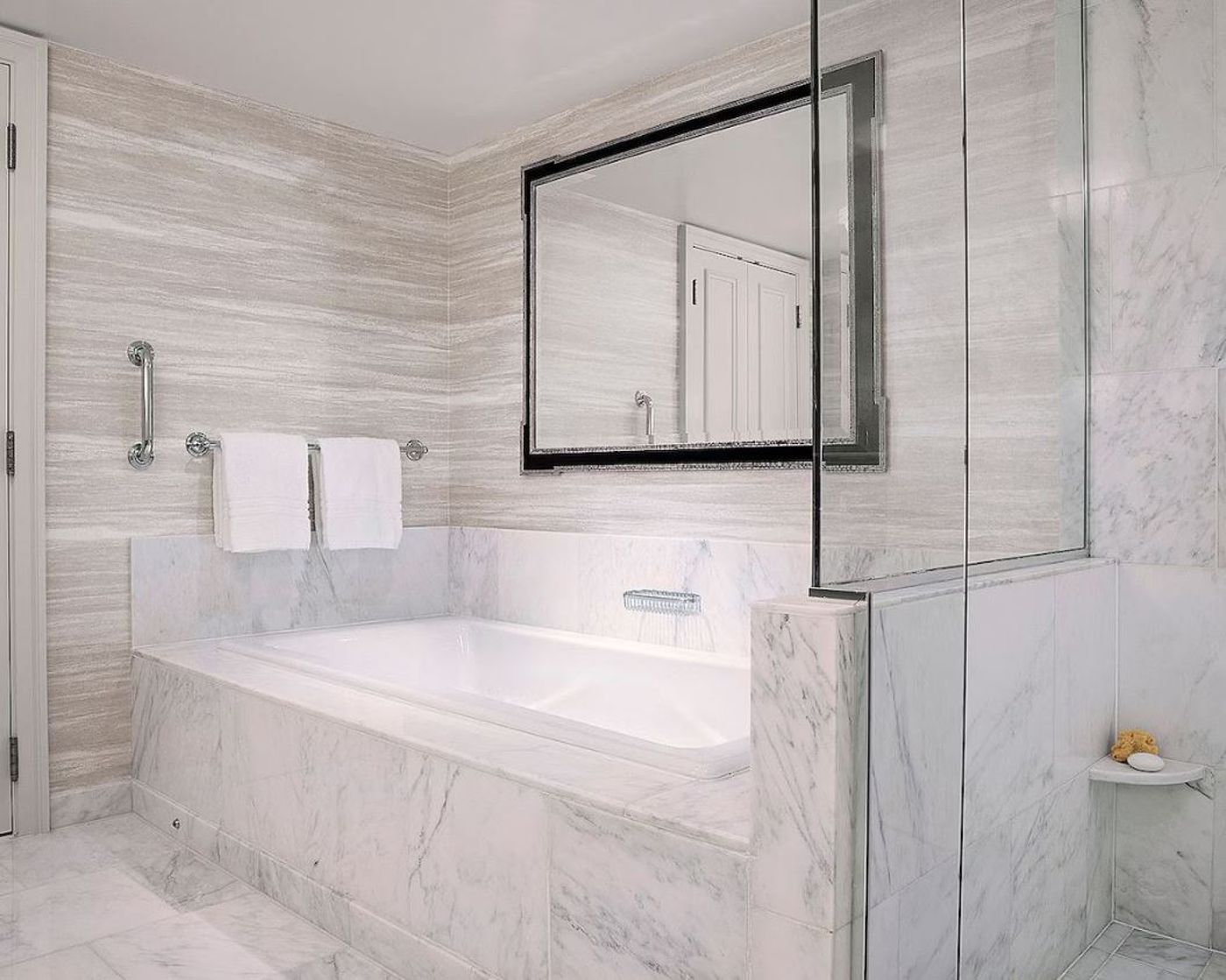 Four-Seasons-Hotel-Boston-Room-44