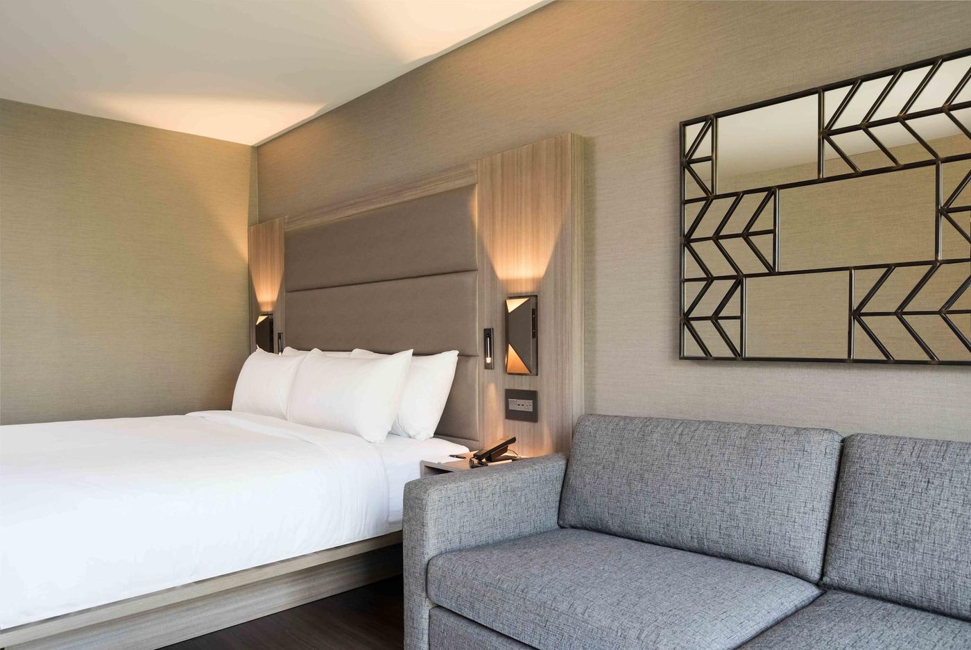 Ac-Hotel-By-Marriott-Boston-Cleveland-Circle-Room-31