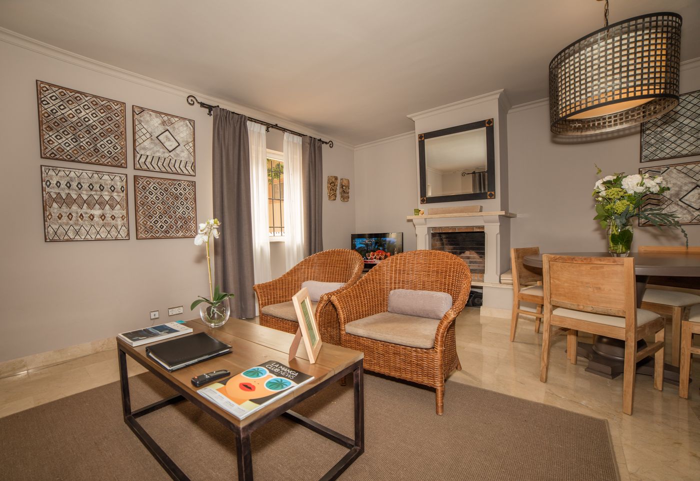 Ona Lomas Village Manga Club