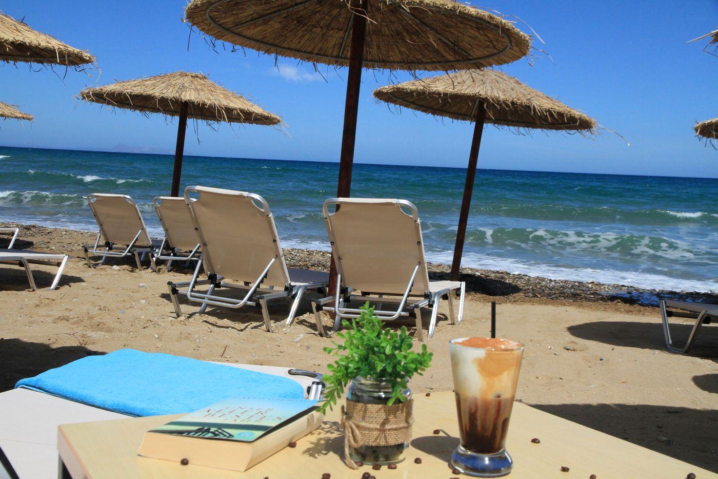 Dedalos-Beach-Hotel-Bar-37