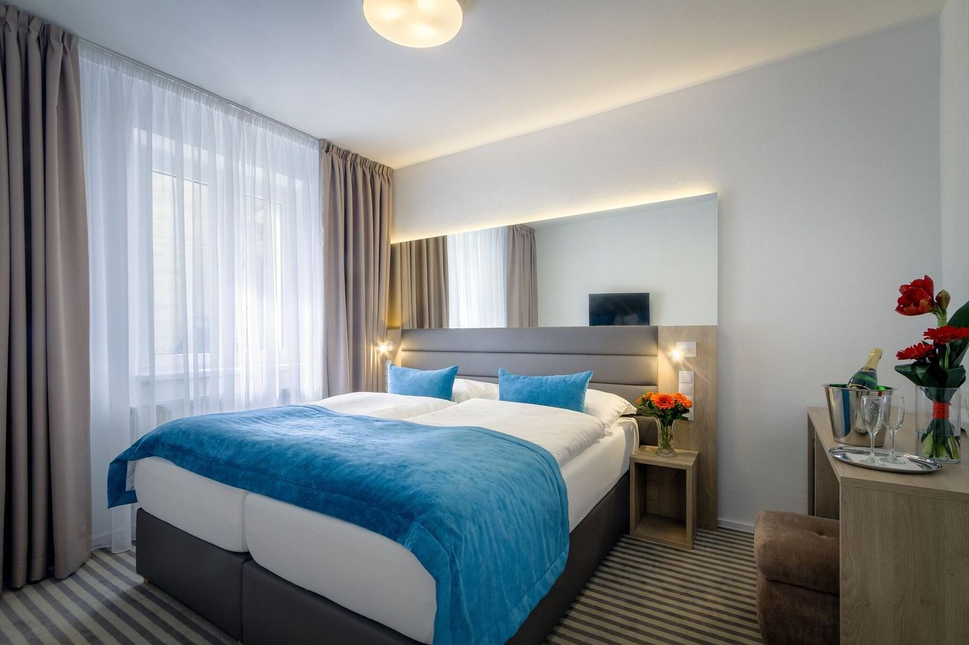 White-Lion-General-view-8