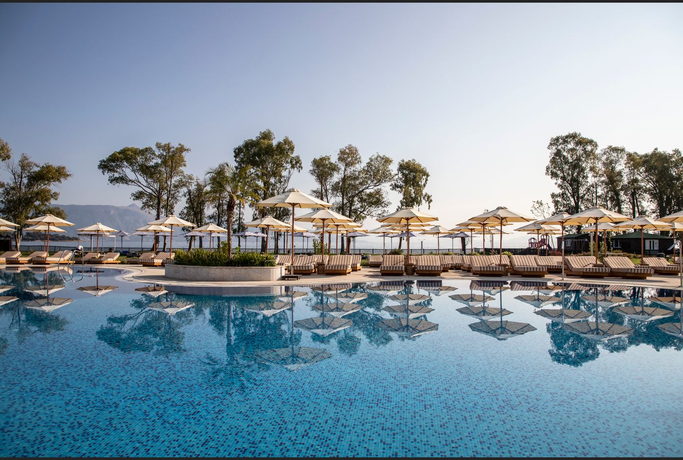 Kerkyra-Blue-Hotel---Spa-Pool-8