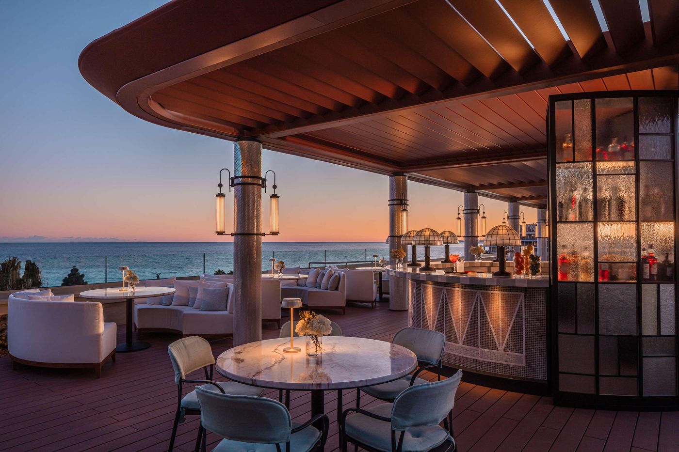 Anantara-Plaza-Nice-Hotel-Bar-5