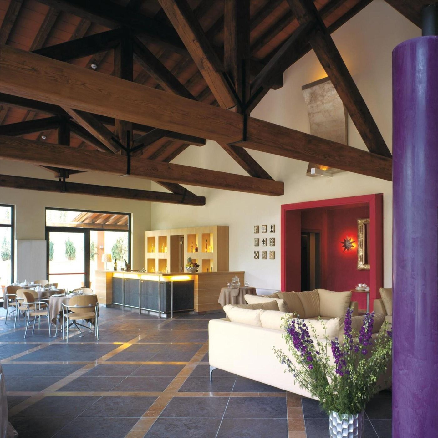 Meridiana-Country-Lobby-5