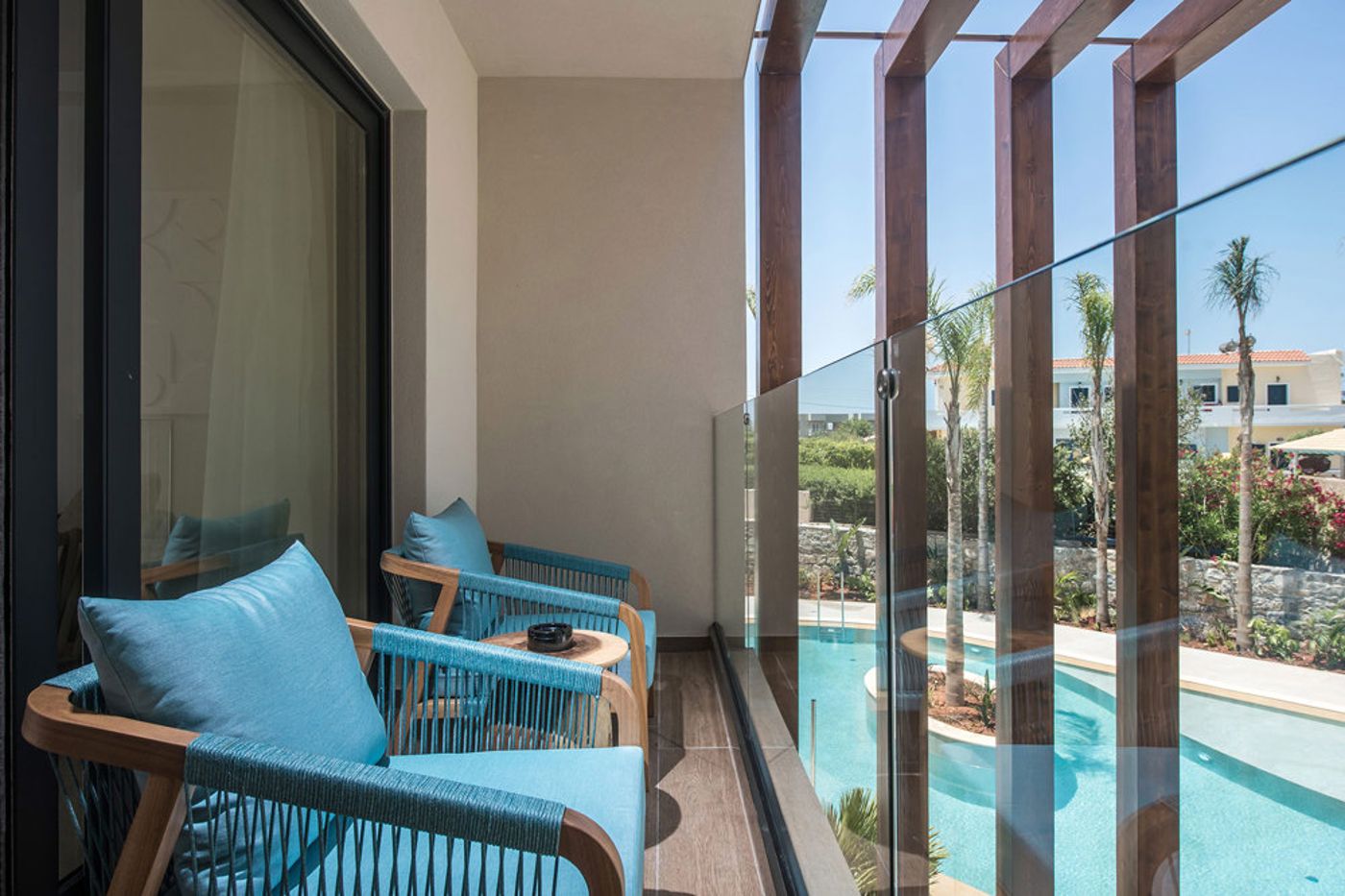 Noble Hotel & Suites 