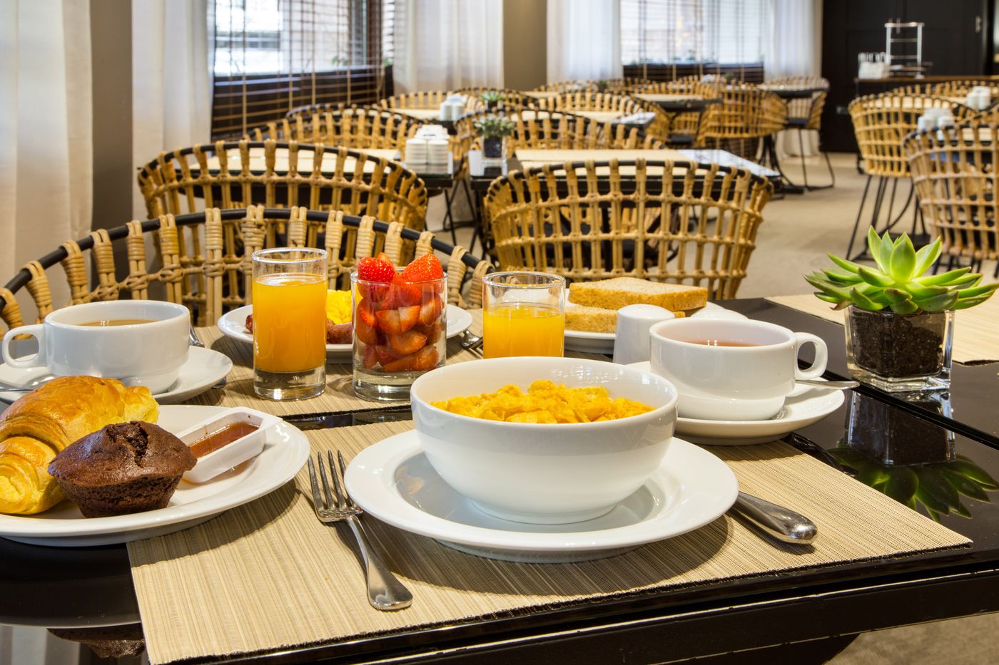 Dom-Carlos-Park-Restaurant-34