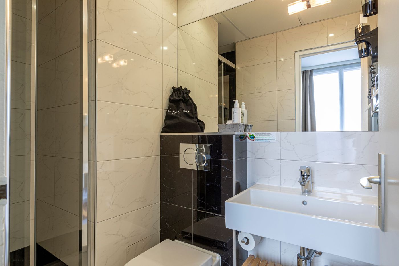 Hotel-Olympic-Paris-Boulogne-by-Patrick-Hayat-Room-37