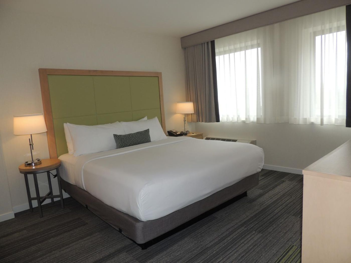 The-Inn-at-Longwood---Boston-Room-16