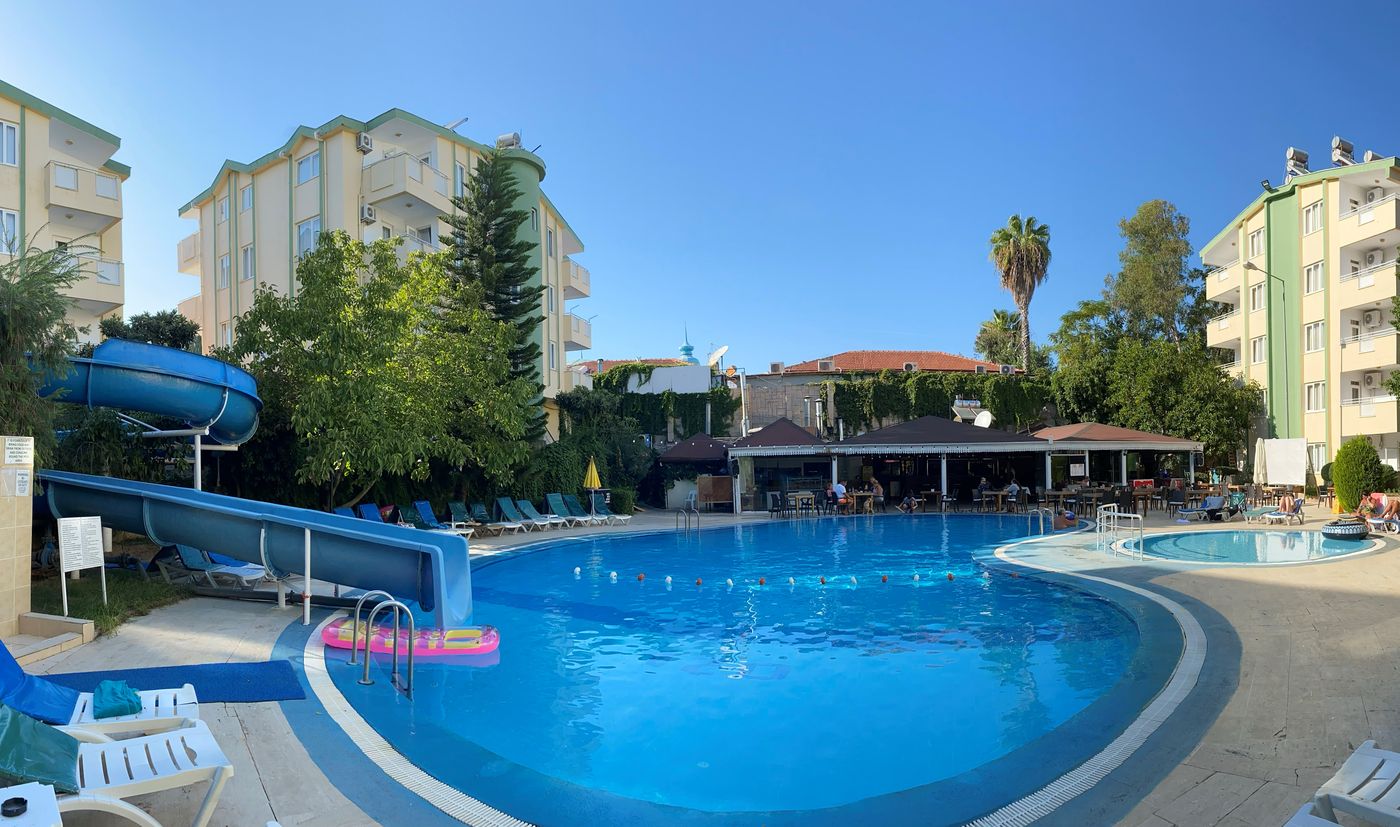 Melissa Garden Apart