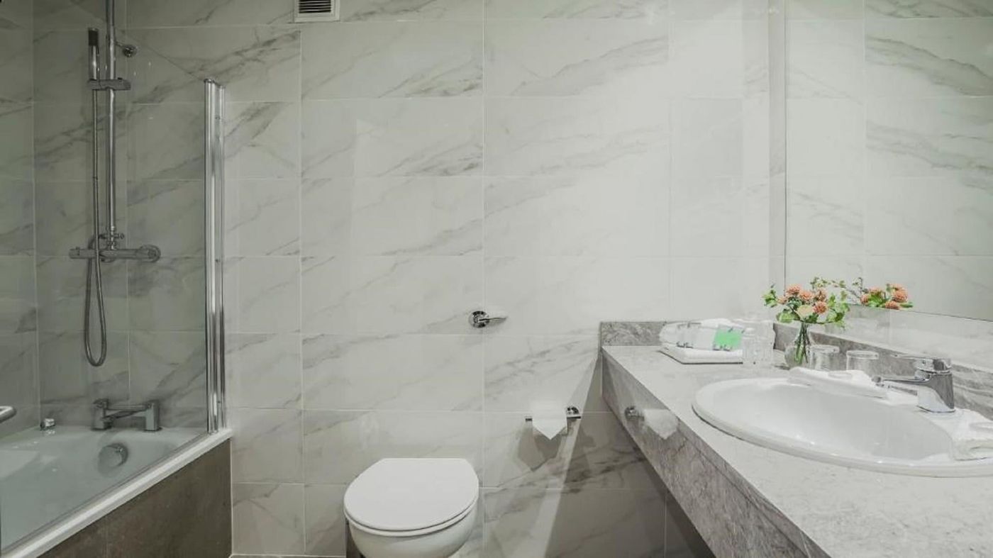 The Ashe Hotel-Ireland-Tralee-Room-9