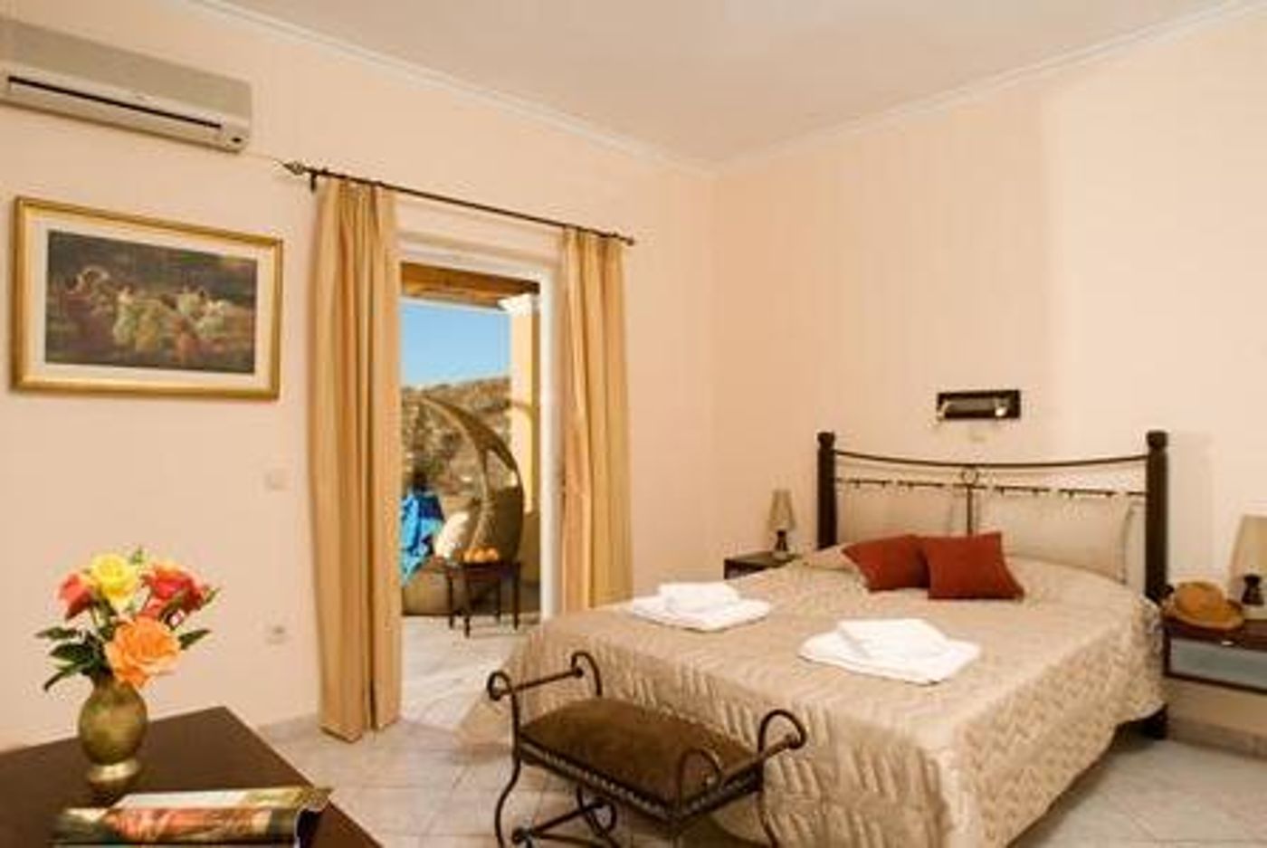 Chrismos Luxury Suites & Studios