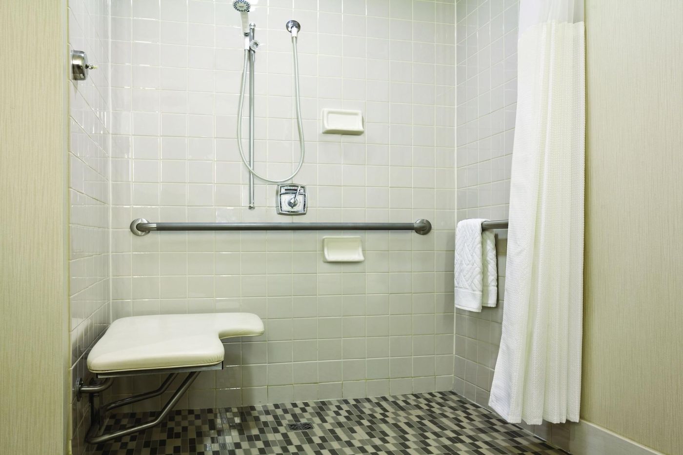 Doubletree-by-Hilton-Boston-Downtown-Room-28