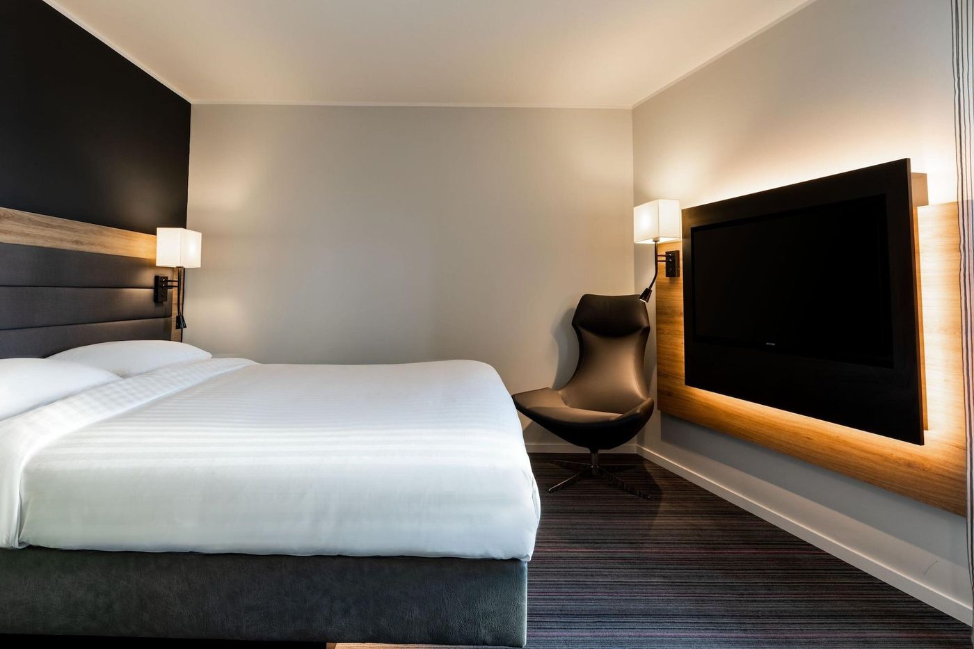 Moxy Glasgow Sec-United Kingdom-Glasgow-Room-5