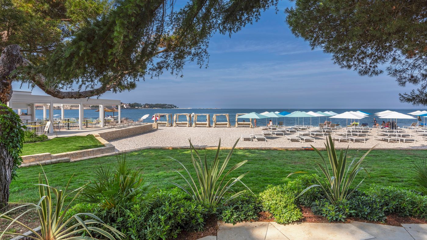 Valamar-Parentino-Hotel-Beach-9