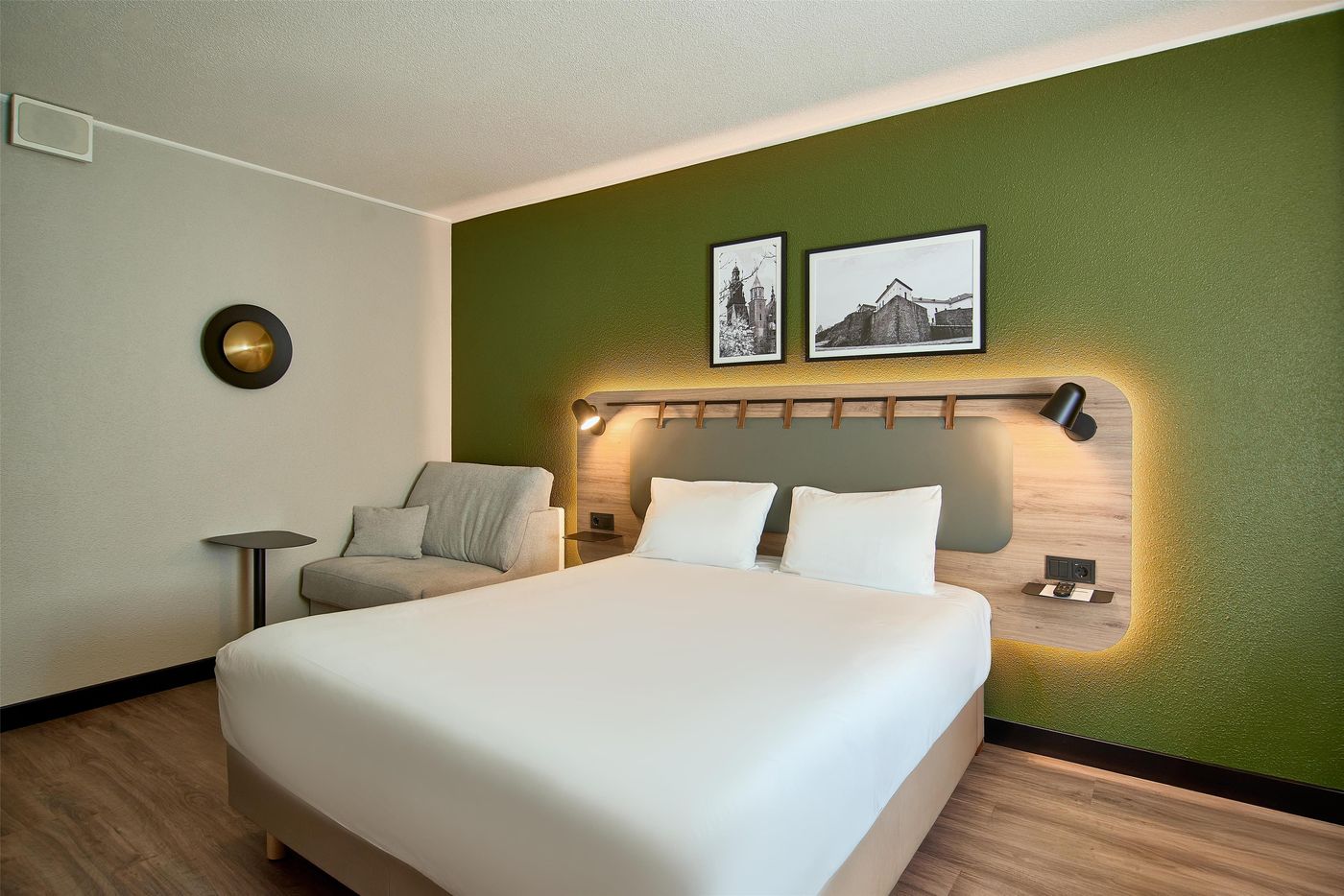 Campanile-Krakow-Old-Town-Room-29