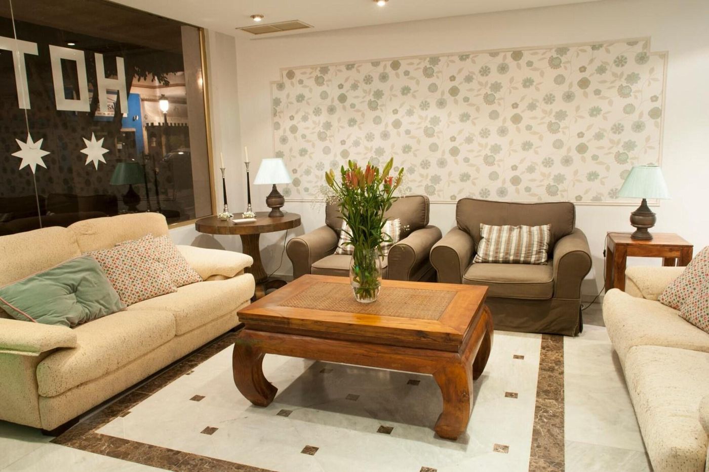 El-Faro-Marbella-Lobby-29