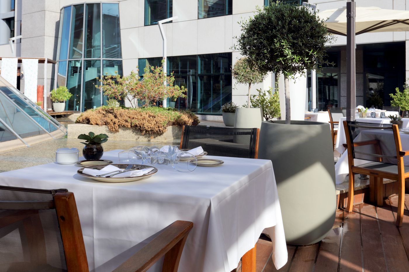 Eurostars-Madrid-Mirasierra-Suites-Restaurant-40