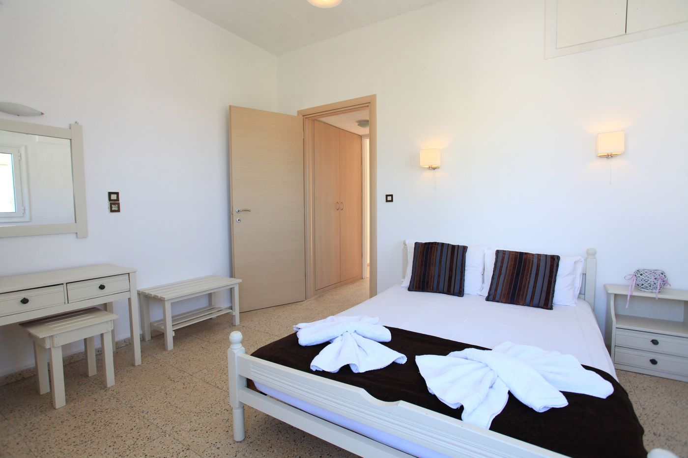 Iraklis-Apartments---Studios-Room-21